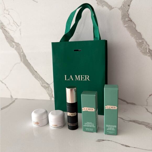 La Mer Luxury Skincare Sample Set - Picture 12 of 12